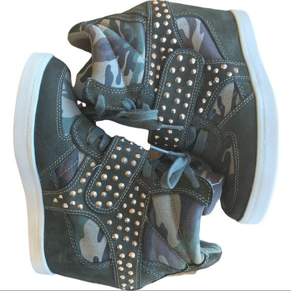 Zigi Soho Kickstud Sz 8 wedge heel - Picture 1 of 7